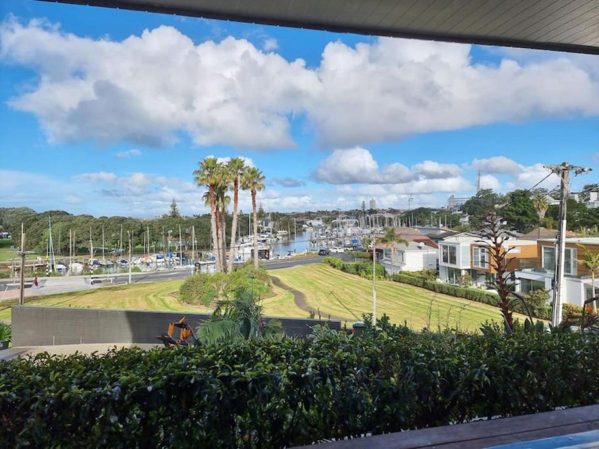 Fabulous Castor Bay 1 Bedroom With Views And Skytv Auckland Exterior photo